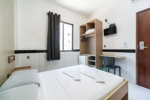 Double Room | Minibar, desk, free WiFi, bed sheets