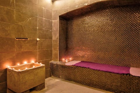 Sauna, steam room, body treatments, body wraps, body scrubs, facials