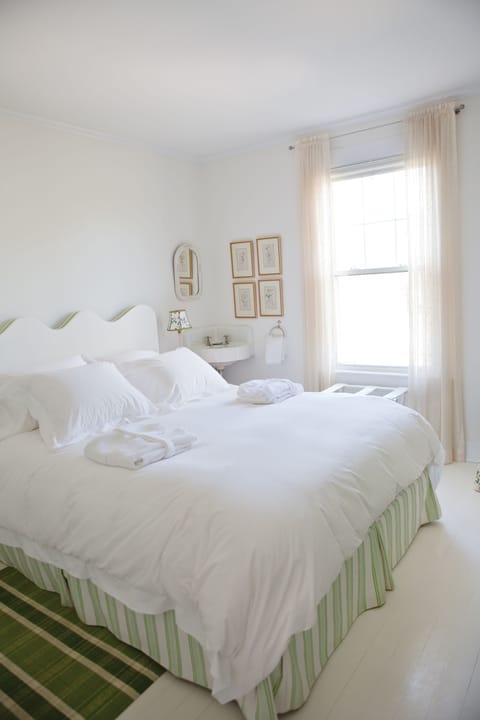 Room, 1 Queen Bed, Shared Bathroom, Ocean View | Frette Italian sheets, premium bedding, down comforters