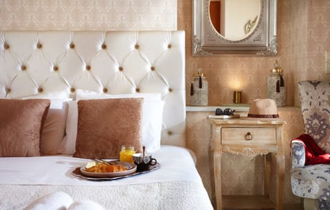 Standard Double Room, 1 Queen Bed | Free minibar items, in-room safe, soundproofing, iron/ironing board