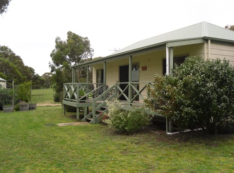 Grevillea cottage  | Soundproofing, iron/ironing board, free WiFi, bed sheets