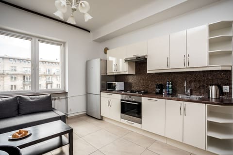 Comfort Apartment, 2 Bedrooms, Kitchenette, City View | Private kitchenette | Full-size fridge, stovetop, coffee/tea maker, electric kettle