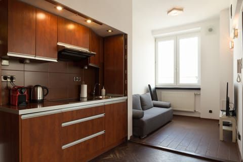 Penthouse, 2 Bedrooms (for 6 people) | Private kitchenette | Full-size fridge, stovetop, coffee/tea maker, electric kettle