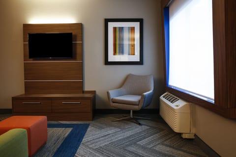 Suite, 1 Bedroom | Premium bedding, down comforters, in-room safe, desk