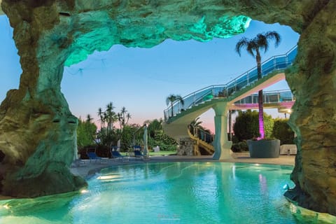 Indoor pool, seasonal outdoor pool, sun loungers