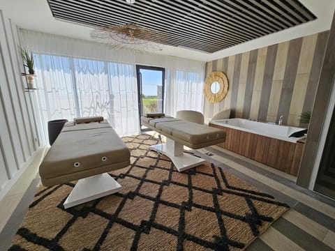 Spa tub, steam room, Turkish bath, body treatments, hydrotherapy