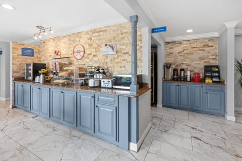 Free daily on-the-go breakfast