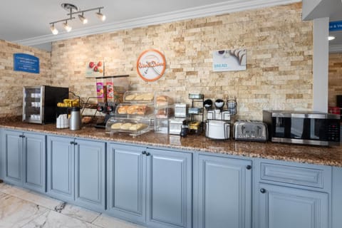 Free daily on-the-go breakfast