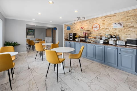 Free daily on-the-go breakfast