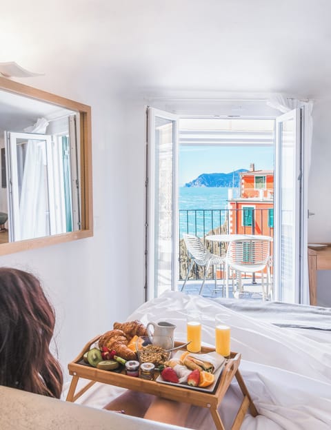Deluxe Suite, Sea View | Interior