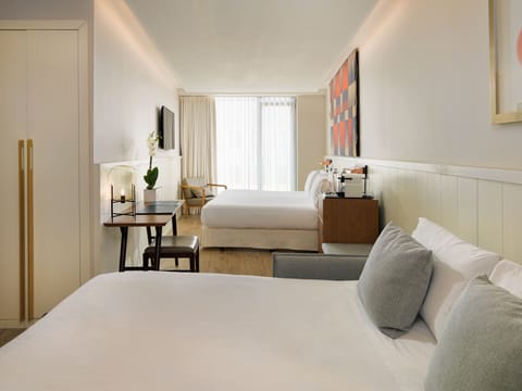 Superior Room | Hypo-allergenic bedding, down comforters, pillowtop beds, minibar