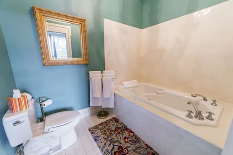 Room, Private Bathroom (Classic Sazerac) | Jetted tub