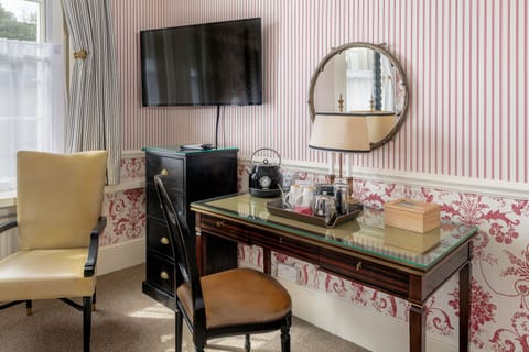 Four Poster Room | In-room safe, individually decorated, individually furnished, desk