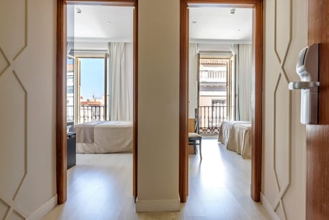 2 Double connecting rooms with Puerta del Sol views | Minibar, in-room safe, desk, soundproofing