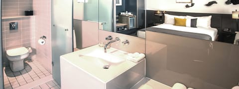 Standard Room, 1 Queen Bed | Bathroom | Shower, hair dryer, towels