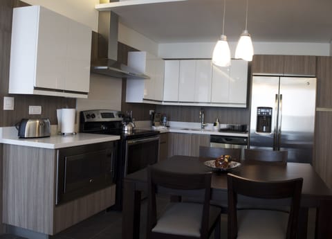 Premium Suite, Kitchen, City View | Private kitchen | Full-size fridge, microwave, stovetop, dishwasher