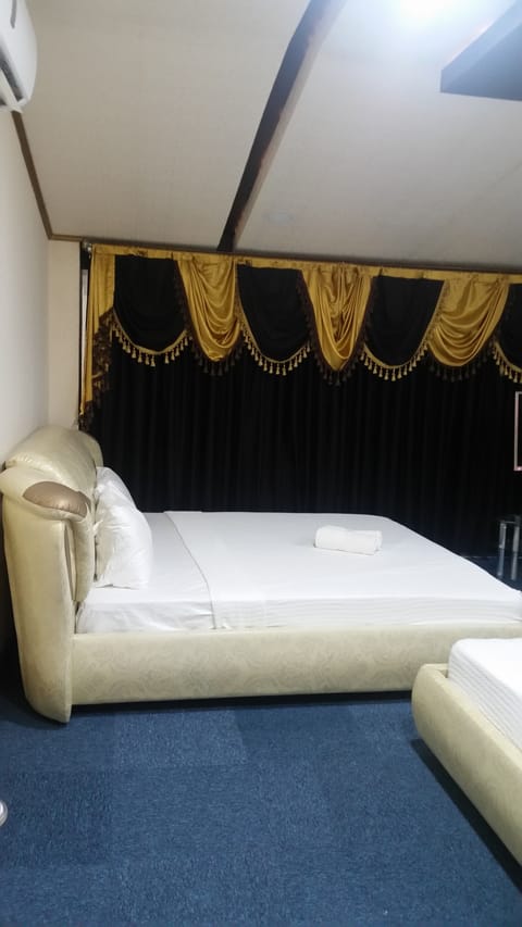 Luxury Twin Room, Non Smoking | Free WiFi, bed sheets