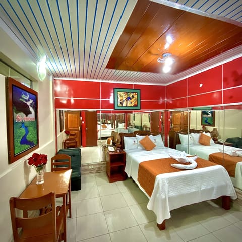 Double Room | Minibar, desk, free WiFi, bed sheets