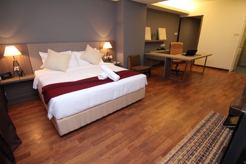 1 bedroom, premium bedding, pillowtop beds, minibar