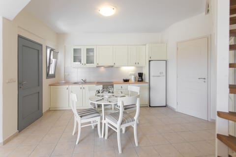 Premium Duplex | Private kitchen | Full-size fridge, oven, stovetop, coffee/tea maker