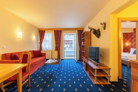 Classic Suite, Balcony | In-room safe, blackout drapes, soundproofing, free WiFi