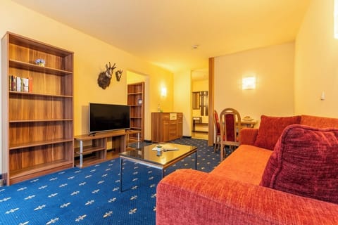 Classic Suite, Balcony | In-room safe, blackout drapes, soundproofing, free WiFi