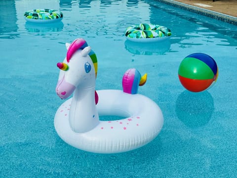 Seasonal outdoor pool, sun loungers