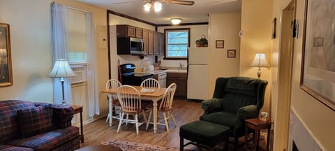 Family Cabin, 2 Bedrooms (Queen Cabin) | Private kitchen | Microwave, coffee/tea maker, toaster, freezer