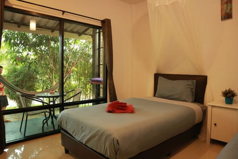 Standard Twin Room | Minibar, desk, free WiFi