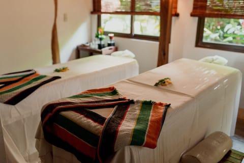 Couples treatment rooms, hot stone massages, Swedish massages, massages