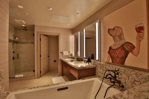 Junior Suite, 1 King Bed, Vineyard View | Bathroom | Free toiletries, hair dryer, bathrobes, towels