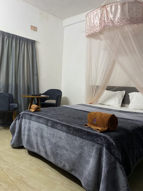 Deluxe Room | In-room safe, desk, iron/ironing board, free WiFi