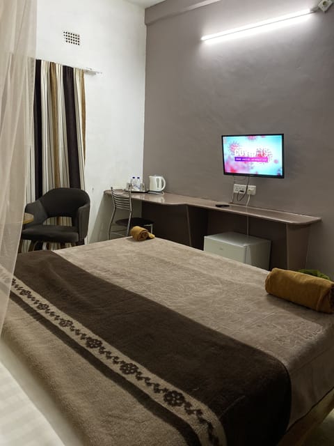 Superior Room | In-room safe, desk, iron/ironing board, free WiFi