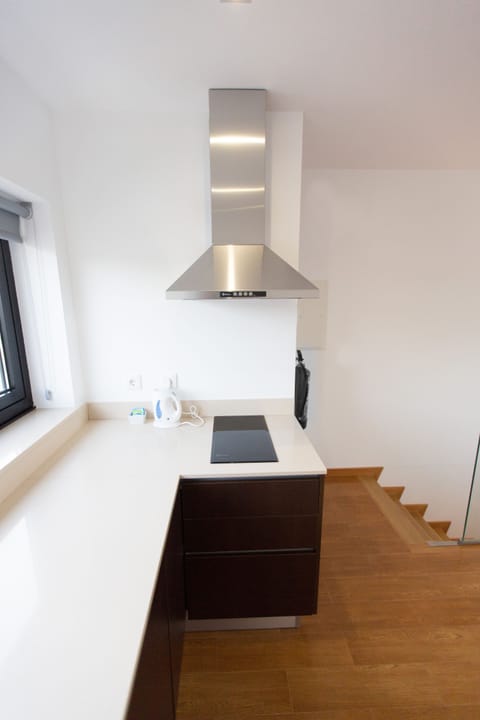 Apartment, 1 Bedroom (2 adults + 1 child) | Private kitchenette | Fridge, microwave, electric kettle, cookware/dishes/utensils