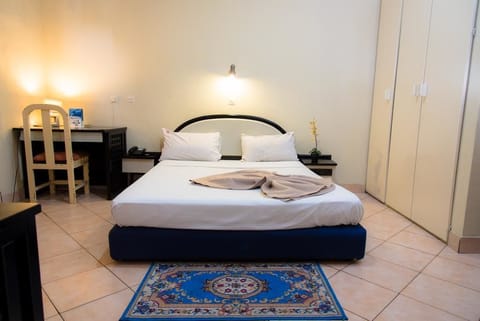 Deluxe Double Room | Desk, blackout drapes, rollaway beds, free WiFi