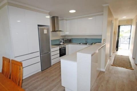 Self Catering Apartment - Middle Fl | Private kitchen | Full-size fridge, microwave, oven, stovetop