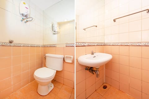 Basic Double Room | Bathroom | Shower, towels, soap, shampoo