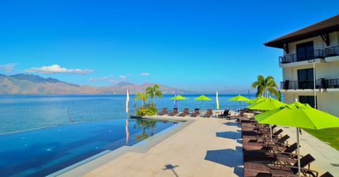 Outdoor pool, sun loungers