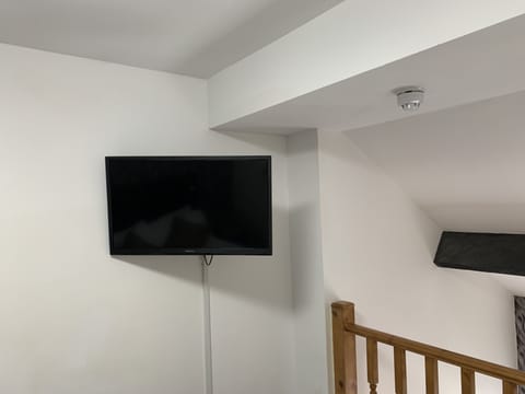 Deluxe Double Room, 1 Double Bed, Non Smoking, Ensuite | Desk, soundproofing, free WiFi, bed sheets