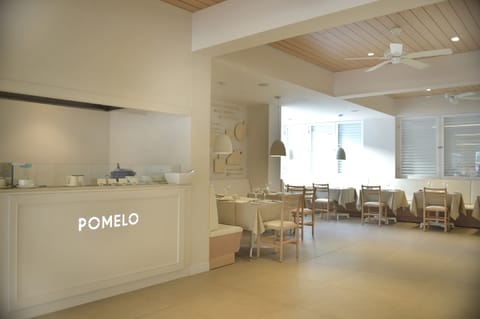 4 restaurants, breakfast, lunch, dinner served; international cuisine