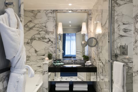 Junior Suite | Bathroom | Designer toiletries, hair dryer, bathrobes, slippers