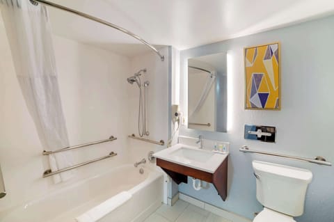 Suite, Multiple Beds | Desk, blackout drapes, iron/ironing board, free cribs/infant beds