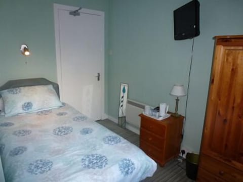 Standard Single Room, Shared Bathroom (Room only) | Iron/ironing board, free WiFi, bed sheets