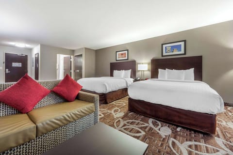 Suite, Multiple Beds (Larger Unit) | Premium bedding, down comforters, pillowtop beds, desk