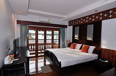 Deluxe Double Room | In-room safe, blackout drapes, rollaway beds, free WiFi