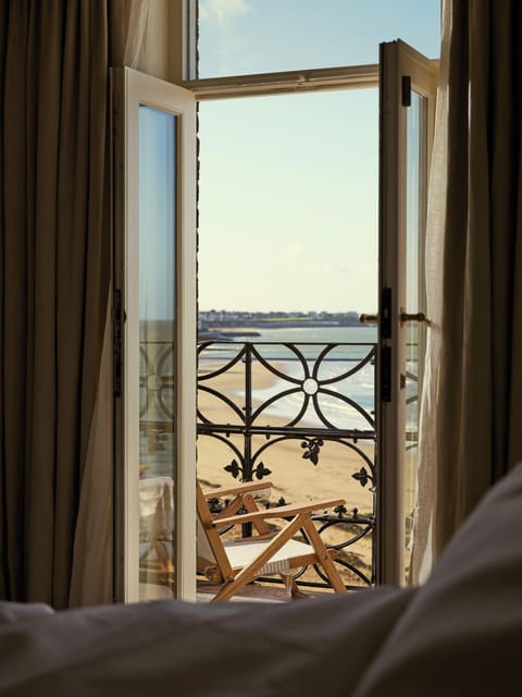 Large Guest Room with Sea View & Balcony | Beach/ocean view