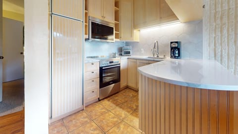 Condo, 2 Bedrooms (3 Bath with Loft) | Private kitchen | Full-size fridge, microwave, oven, stovetop