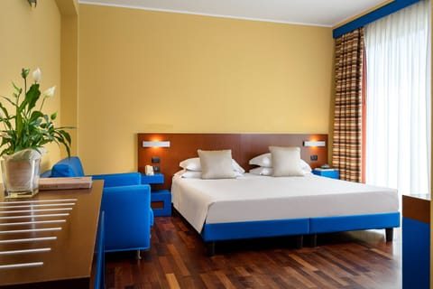 Superior Double Room | Pillowtop beds, minibar, in-room safe, desk