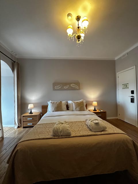 Deluxe Double Room | Desk, free WiFi, bed sheets