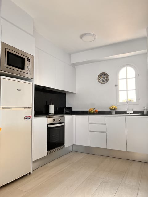 Family Apartment, 2 Bedrooms, Terrace, Sea View | Private kitchen | Fridge, microwave, stovetop, coffee/tea maker